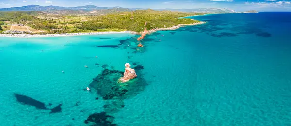Panoramisch Uitzicht Het Strand Van Cea Met Rode Rotsen Sardinië — Stockfoto