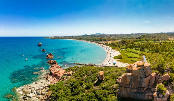 Панорамний Вид Пляж Червоними Скелями Сардинія Італія — стокове фото