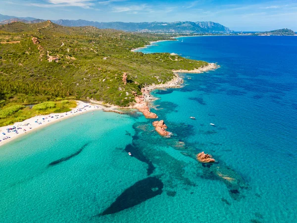 Панорамный Вид Воздуха Пляж Cea Красными Скалами Сардиния Италия — стоковое фото