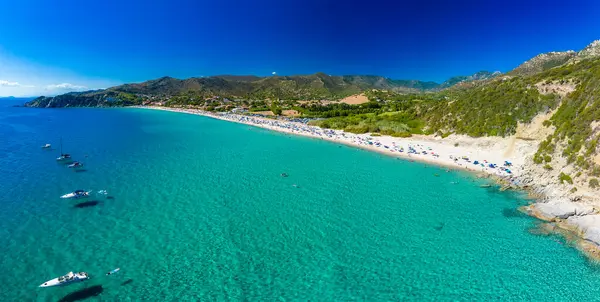 Avión Teledirigido Vista Panorámica Playa Solanas Provincia Sinnai Cerdeña Italia —  Fotos de Stock