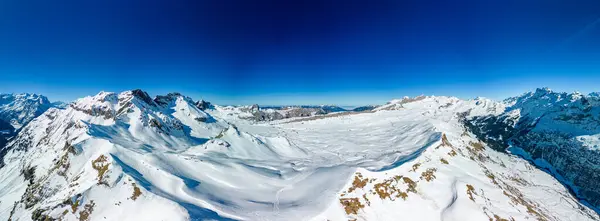 Ski Slopes Mountains Melchsee Frutt Mountain Resort Village Switzerland Winter —  Fotos de Stock
