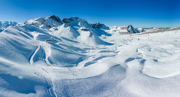 Ski Slopes Mountains Melchsee Frutt Mountain Resort Village Switzerland Winter — 스톡 사진