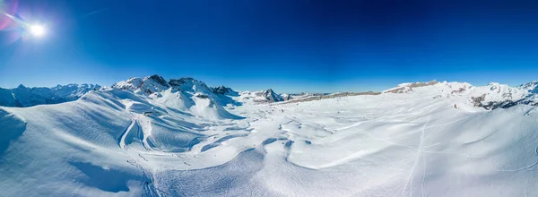 Ski Slopes Mountains Melchsee Frutt Mountain Resort Village Switzerland Winter — Zdjęcie stockowe