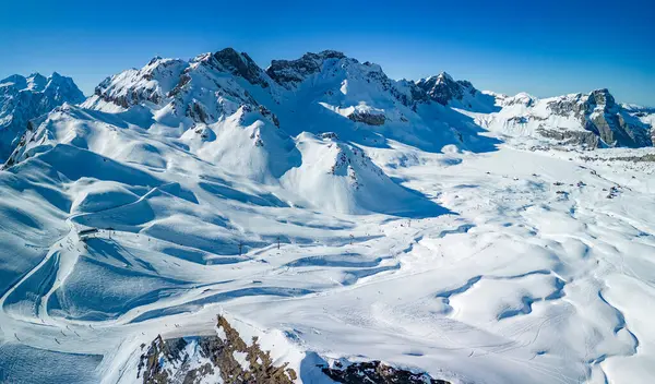 Ski Slopes Mountains Melchsee Frutt Mountain Resort Village Switzerland Winter — Stok fotoğraf