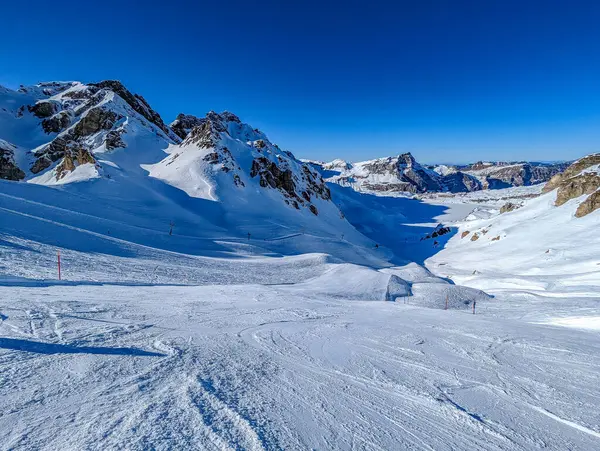 Ski Slopes Mountains Melchsee Frutt Mountain Resort Village Switzerland Winter — Stockfoto