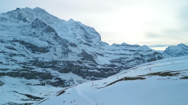 Pistas Esquí Montañas Jungfrau Estación Esquí Los Alpes Suizos Grindelwald — Vídeo de stock