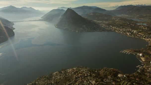 Lugano Sviçre Göl Dağlarla Çevrili Sviçre Şehrinin Muhteşem Manzarası — Stok video