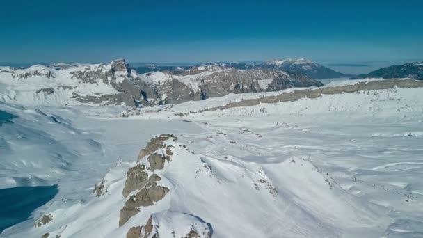 Χιονοδρομικές Πλαγιές Και Βουνά Melchsee Frutt Ορεινό Θέρετρο Χωριό Ελβετία — Αρχείο Βίντεο