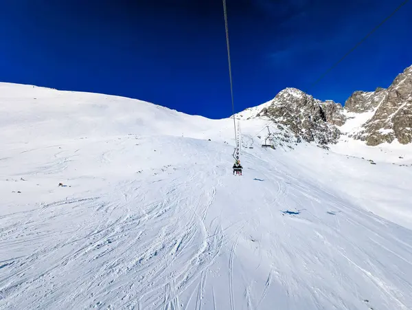 Estância Esqui Com Teleféricos Elevadores Tatranska Lomnica Eslováquia High Tatras Fotos De Bancos De Imagens