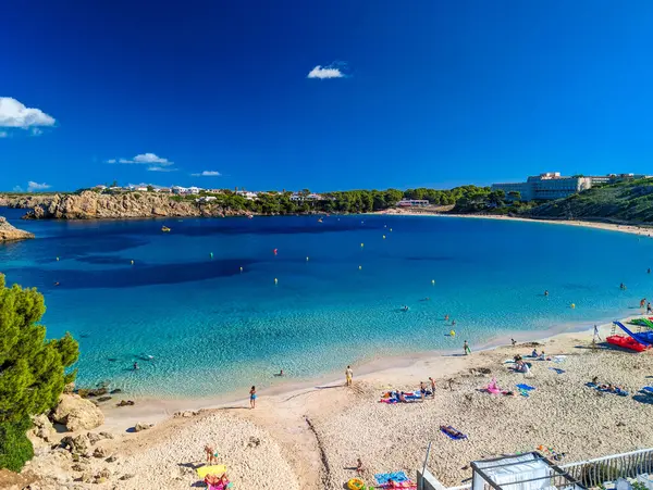 스페인 메노르카 아름다운 베이와 Arenal Den Castell 해변의 아레날 스톡 사진