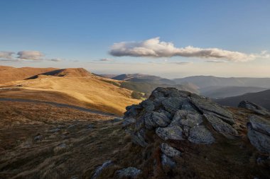 2000 metreden fazla güzel sonbahar dağ manzarası