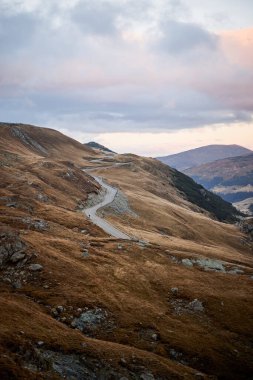 2000 metreden fazla güzel sonbahar dağ manzarası