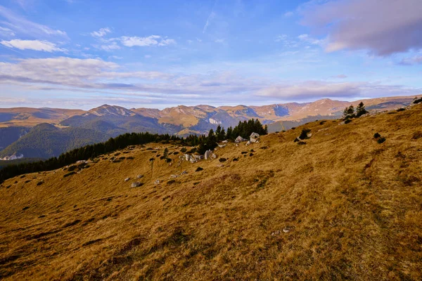 Όμορφο Ορεινό Τοπίο Φθινόπωρο Στο Bucegi Βουνό Της Ρουμανίας — Φωτογραφία Αρχείου