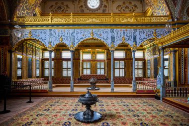 İstanbul, Türkiye, 28 Kasım 2022. Topkapı Sarayı & Harem, Plat, Binalar ve Müzeler içinden görüntüler.