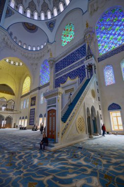 İstanbul Türkiye, 29 Kasım 2022, Camlica Camii, iç mekan görüntüleri, Camlica şu anda muhteşem mimarisi ile İstanbul 'un en büyük camii..