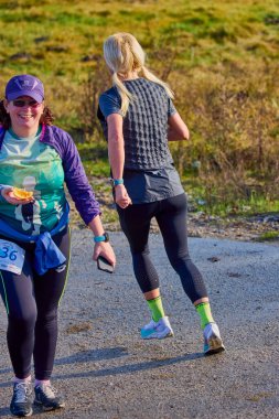 Pitesti Romanya 11-2022 Aralık. Yerel toplumda spor ve sağlığı desteklemek için yarı maraton, spor etkinliği.