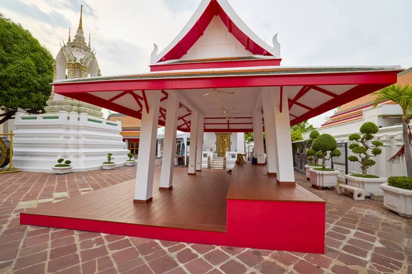 2023年5月22日在泰国曼谷Phra Nakhon区的佛教寺庙建筑群Wat Phois的图像 — 图库照片