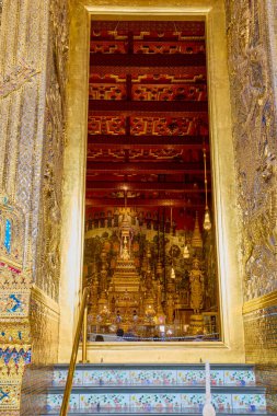 Bangkok, Tayland 23 Mayıs 2023. Grand Palace, Bangkok, Tayland 'ın göbeğinde bulunan bir binalar kompleksidir. Saray, Siyam Kralları 'nın resmi ikametgahı olmuştur..