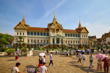 Bangkok, Tayland 23 Mayıs 2023. Grand Palace, Bangkok, Tayland 'ın göbeğinde bulunan bir binalar kompleksidir. Saray, Siyam Kralları 'nın resmi ikametgahı olmuştur..