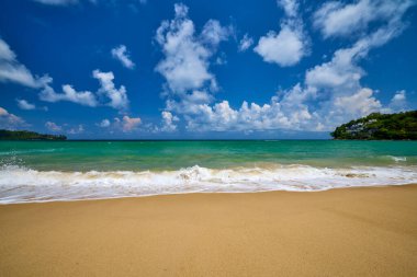 Andaman Denizi 'nden Tayland, Phuket plajlı güzel bir manzara..