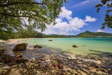 Andaman Denizi 'nden Tayland, Phuket plajlı güzel bir manzara..