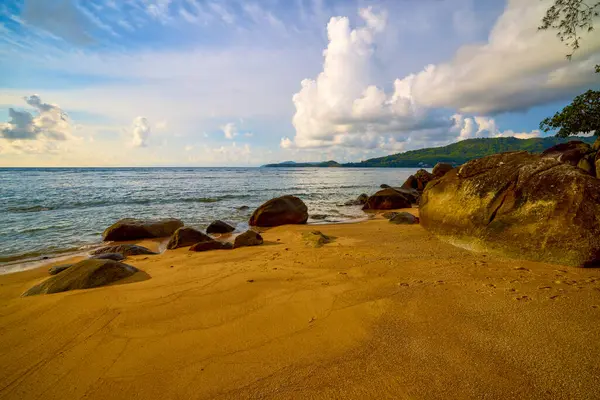 Bellissimo Paesaggio Con Spiaggia Phuket Thailandia Dal Mar Delle Andamane — Foto Stock