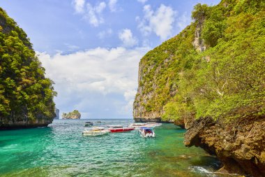 Phuket Tayland 26 Mayıs 2023. Phi Phi Adaları Tur Resimleri, Seyahat Manzarası.