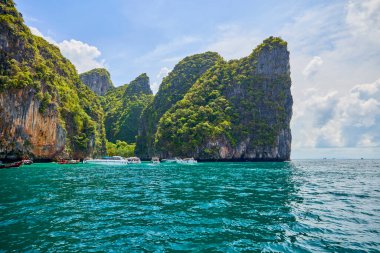 Phuket Tayland 26 Mayıs 2023. Phi Phi Adaları Tur Resimleri, Seyahat Manzarası.