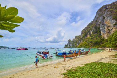 Phuket Tayland 26 Mayıs 2023. Phi Phi Adaları Tur Resimleri, Seyahat Manzarası.