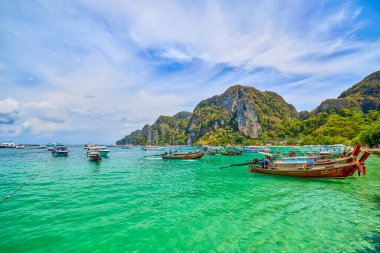 Phuket Tayland 26 Mayıs 2023. Phi Phi Adaları Tur Resimleri, Seyahat Manzarası.