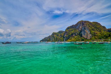 Phuket Tayland 26 Mayıs 2023. Phi Phi Adaları Tur Resimleri, Seyahat Manzarası.