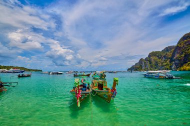 Phuket Tayland 26 Mayıs 2023. Phi Phi Adaları Tur Resimleri, Seyahat Manzarası.