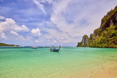 Phuket Tayland 26 Mayıs 2023. Phi Phi Adaları Tur Resimleri, Seyahat Manzarası.