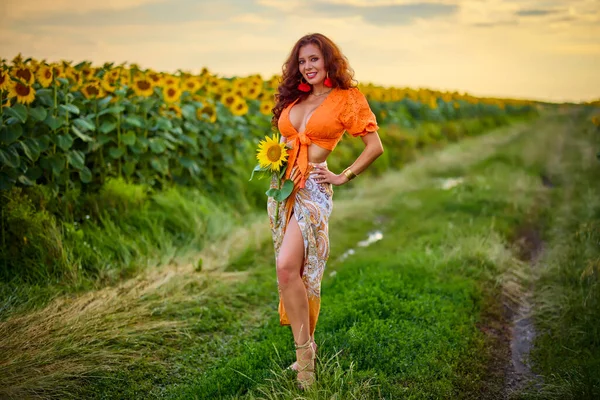 Portrait Beautiful Woman Field Sunflowers Sunny Day Sunset — Stock Photo, Image