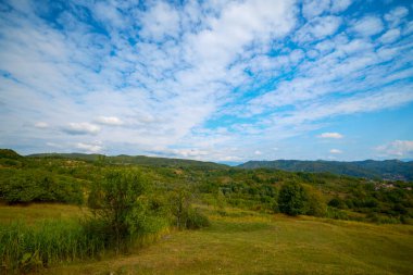Romanya 'nın Karpat Dağları' nda Eylül ayında güzel bir dağ manzarası.