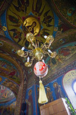 Valeni, Arges- Romanya 02 Aralık 2023. (Valeni Manastırı - Bakire Meryem 'in Varsayımı) Manastırın içinden ve dışından görüntüler.