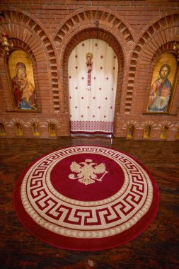 Curtea de Arges, Romanya- 02 Aralık 2023, Yeni Başpiskopos Katedrali 'nin resimleri, ve ayrıca kraliyet mezarlığı.