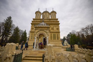 Curtea de Arges, Romanya 2 Aralık 2023, Romanya 'nın en ünlü manastırlarından biri olan Curtea de Arges Manastırı.