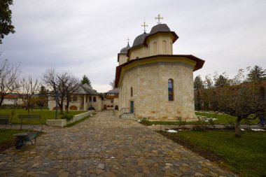 Campulung Muscel, Romanya, 02 Aralık 2023. Negru Voda Manastırı, 14. yüzyılda Radu Negru Voda tarafından kurulan Campulung Muscel rahiplerinden oluşan bir Ortodoks manastırı..