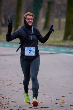 Pitesti, Romanya 10 Aralık 2023, insanları daha iyi sağlık için spor yapmaya çekmek amacıyla her yıl düzenlenen yarışma..