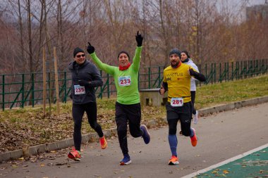 Pitesti, Romanya 10 Aralık 2023, insanları daha iyi sağlık için spor yapmaya çekmek amacıyla her yıl düzenlenen yarışma..