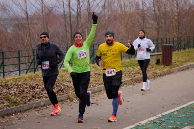 Pitesti, Romanya 10 Aralık 2023, insanları daha iyi sağlık için spor yapmaya çekmek amacıyla her yıl düzenlenen yarışma..