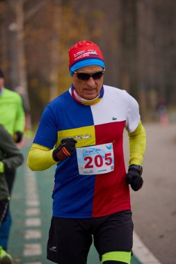Pitesti, Romanya 10 Aralık 2023, insanları daha iyi sağlık için spor yapmaya çekmek amacıyla her yıl düzenlenen yarışma..