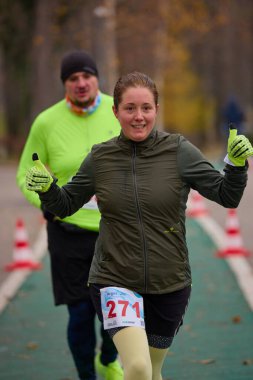 Pitesti, Romanya 10 Aralık 2023, insanları daha iyi sağlık için spor yapmaya çekmek amacıyla her yıl düzenlenen yarışma..