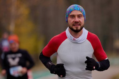 Pitesti, Romanya 10 Aralık 2023, insanları daha iyi sağlık için spor yapmaya çekmek amacıyla her yıl düzenlenen yarışma..