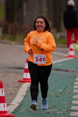 Pitesti, Romanya 10 Aralık 2023, insanları daha iyi sağlık için spor yapmaya çekmek amacıyla her yıl düzenlenen yarışma..