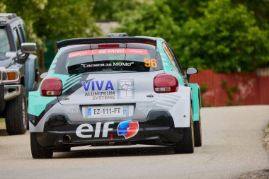 Albota, Arges Romania 09 Mayıs 2024, Arges Rallisi, rotanın ilk aşamasından görüntüler.