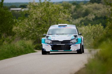 Albota, Arges Romania 09 Mayıs 2024, Arges Rallisi, rotanın ilk aşamasından görüntüler.