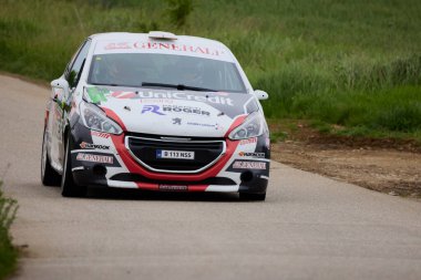 Albota, Arges Romania 09 Mayıs 2024, Arges Rallisi, rotanın ilk aşamasından görüntüler.