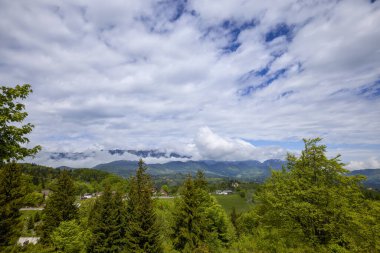 Dağlı güzel dağ manzarası Bucegi Romanya.